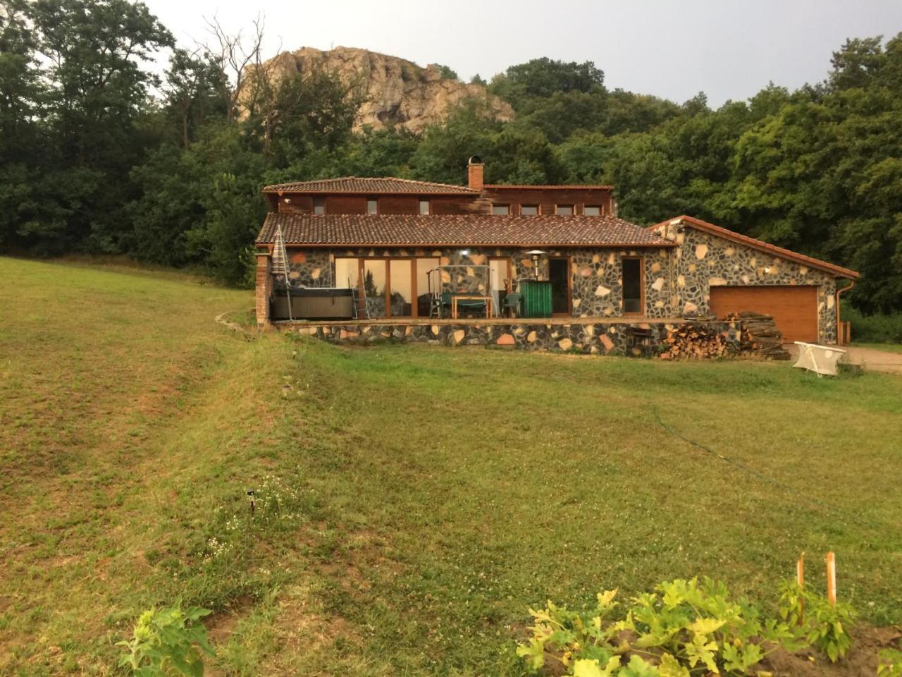 Old Stone Villa Obarok Екстер'єр фото